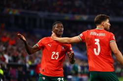 英雄联盟总决赛直播-包含葡萄牙队在比赛中斩获胜利，展现实力的词条