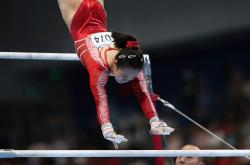 LOL决赛-体操赛场，中国姑娘争强好胜，表现抢眼