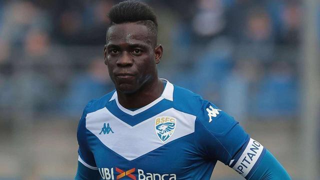 后卫红牌停赛，主教练赛前找寻替代办法