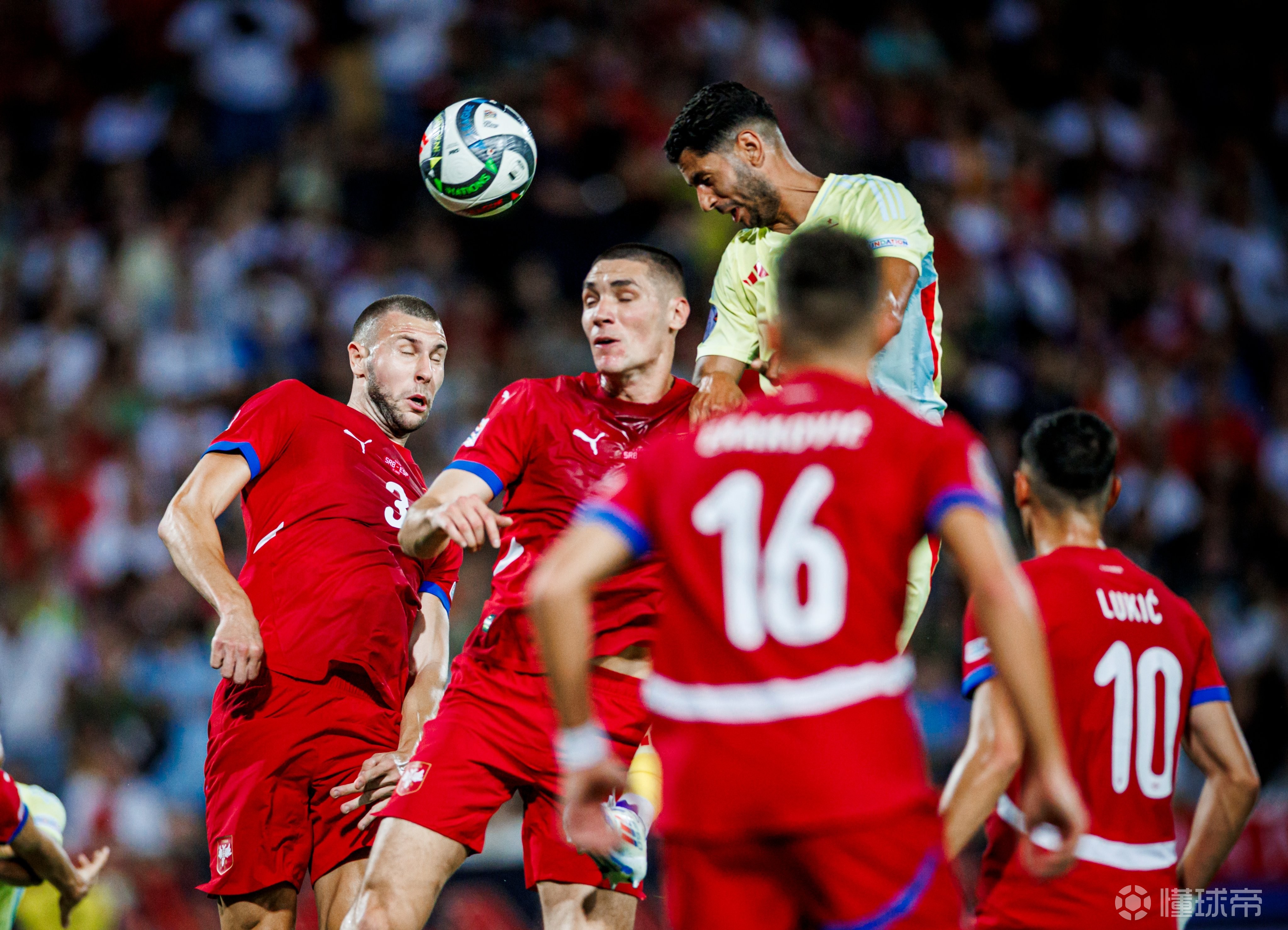 西班牙队在国际比赛中摘得胜利