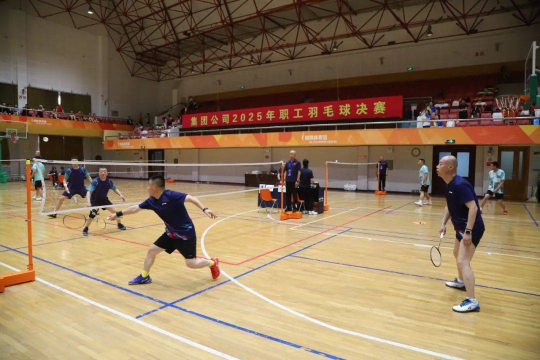冷静与激情交织！羽毛球完美收官