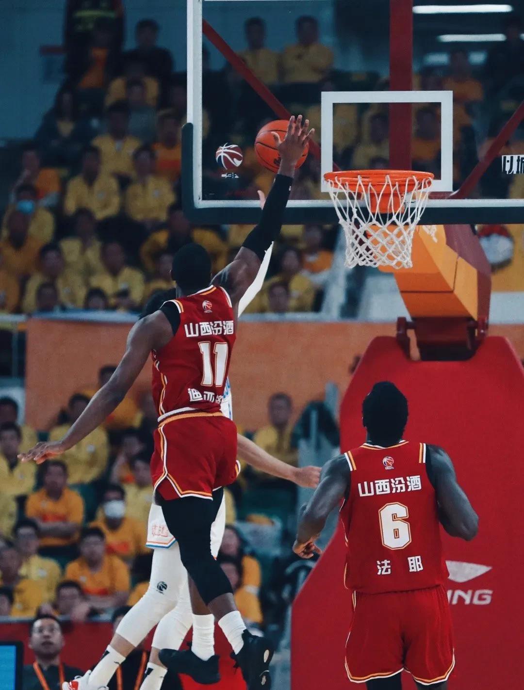 山西男篮客场不敌山东队,遭遇失败 山西男篮客场不敌山东队,遭遇失败