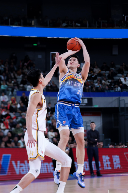 十分激烈：辽宁沈阳队出战四川队