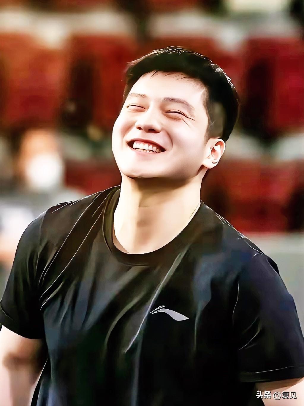 中国队碾压韩国队,樊振东高光表现 中国队碾压韩国队,樊振东高光表现