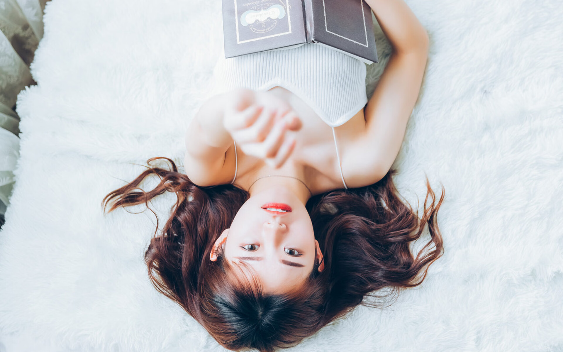 当太阳坠入西域风沙，德罗赞的孤城血战记